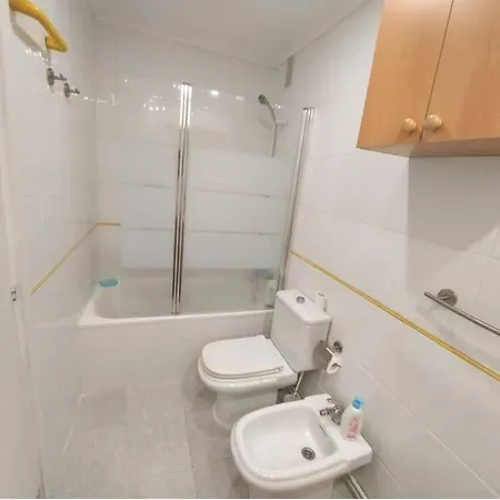 Cama Grande Doble Con Smarttv Hotel *