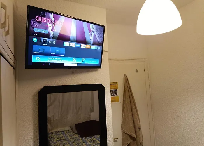 Cama Grande Doble Con Smarttv Hotel